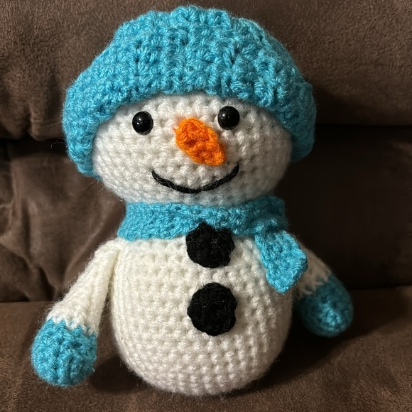 Crocheted Snowman - Picture 2 of 10